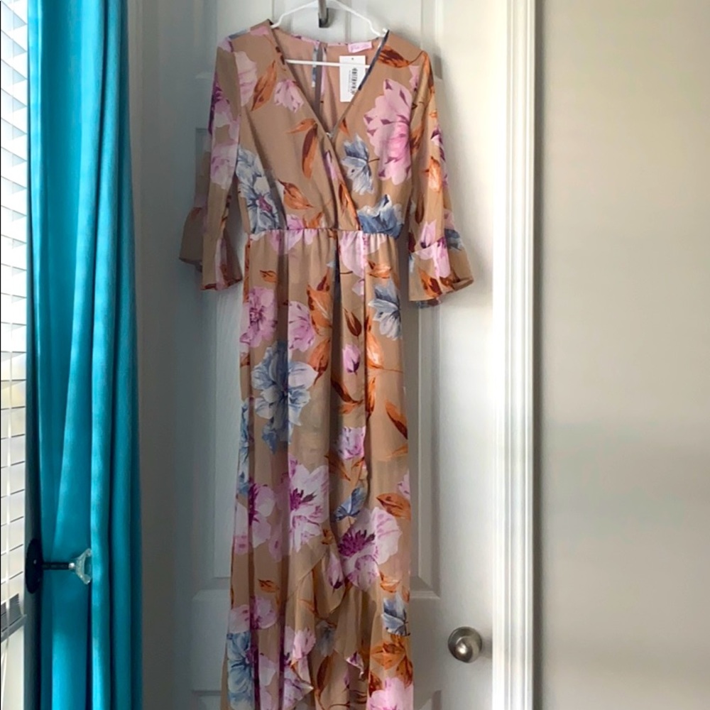 NWT ruffle floral high-low dress. Size Med.